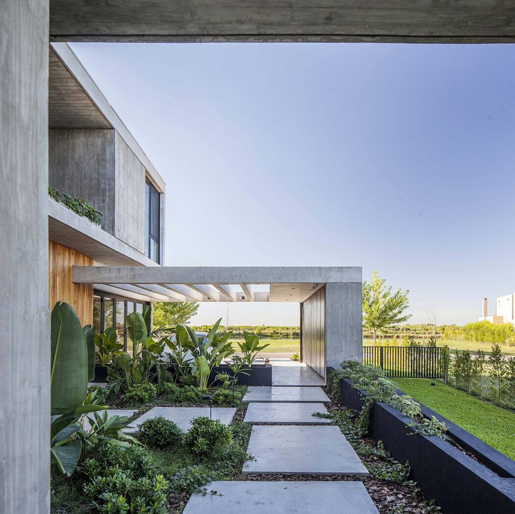 Casa Sakura by Estudio Pka - 2