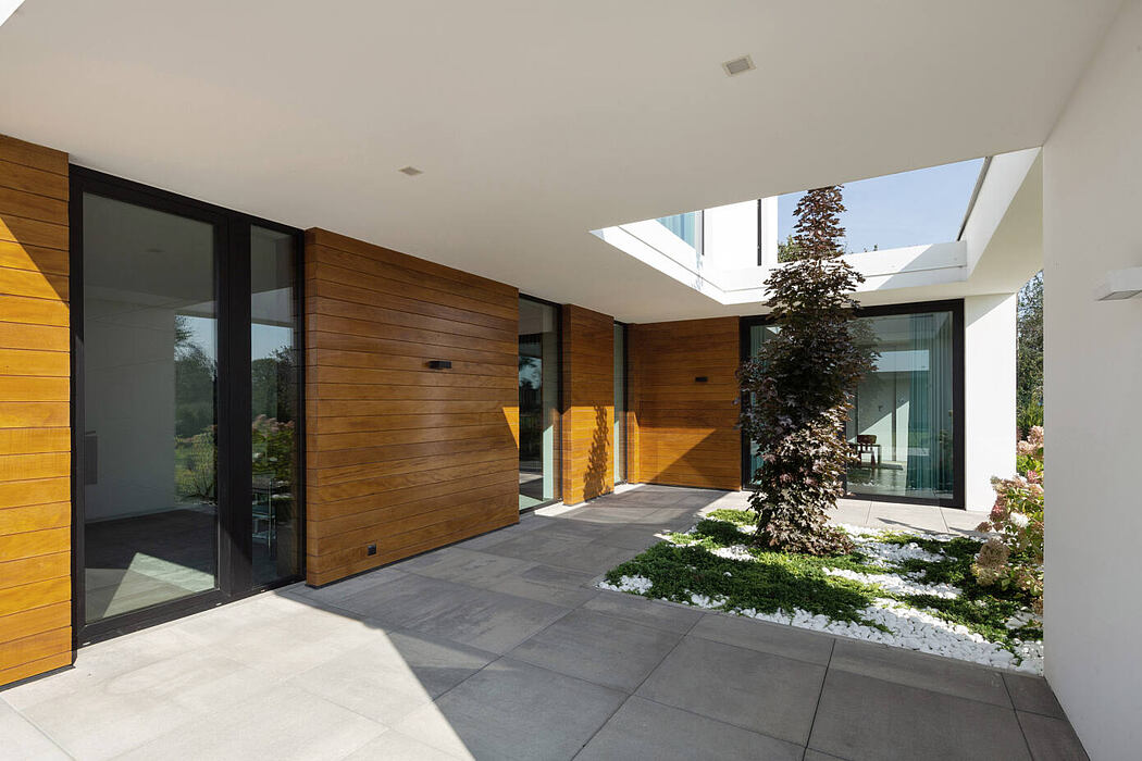 House with Niches by RS+ Robert Skitek - 3