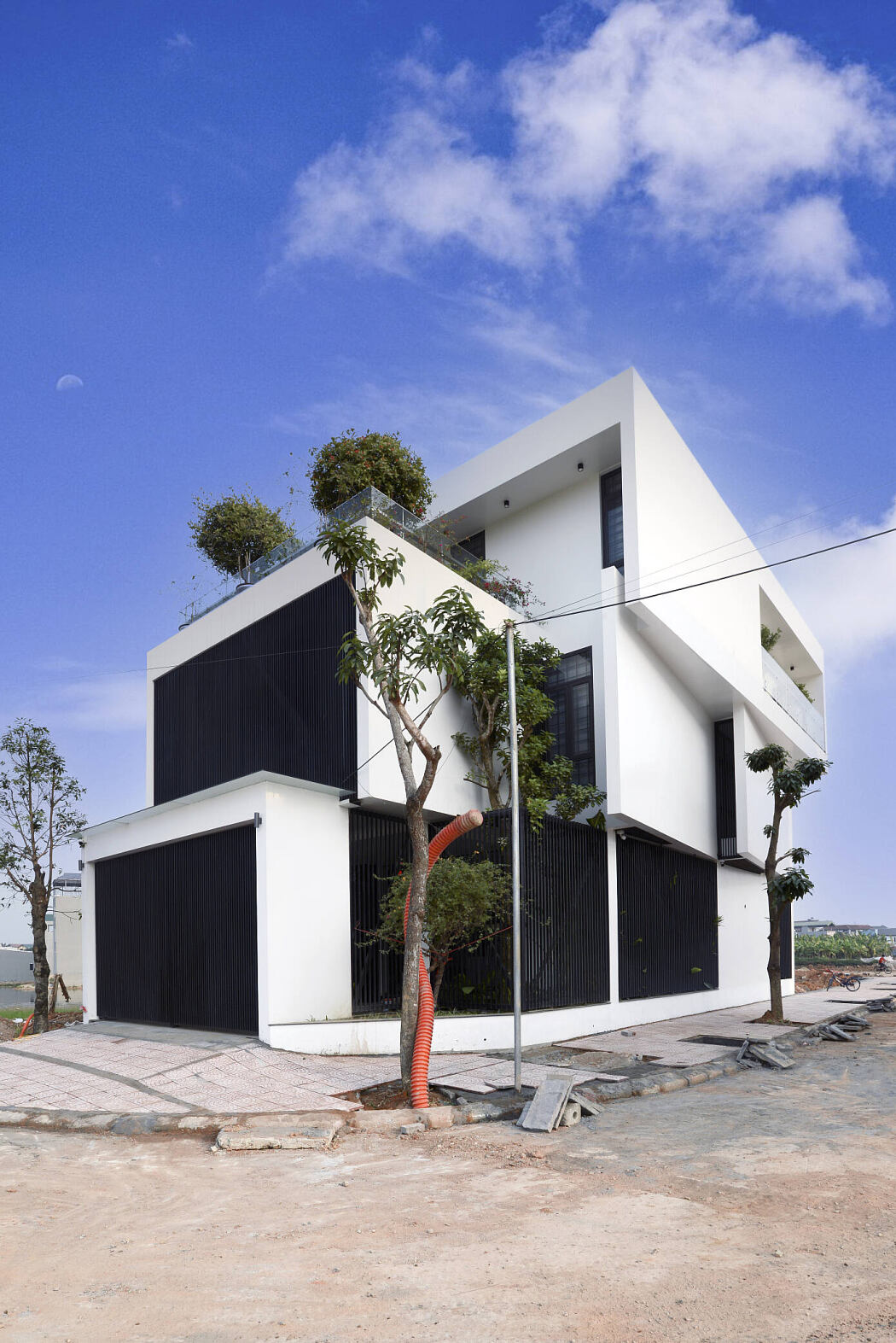 West House by Nguyenhieu Architecture - 13