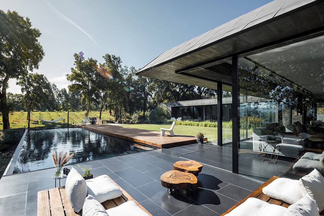 Cork Oak House by Hugo Pereira Arquitetos - 15