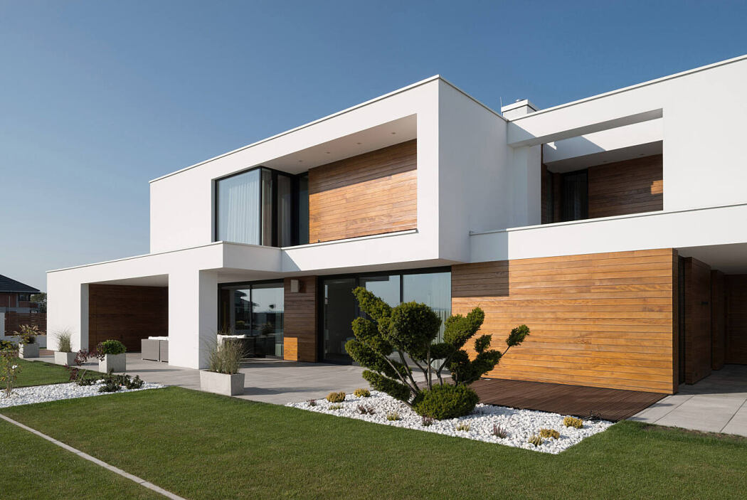 House with Niches by RS+ Robert Skitek - 8