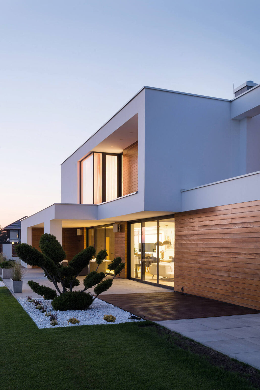 House with Niches by RS+ Robert Skitek - 9
