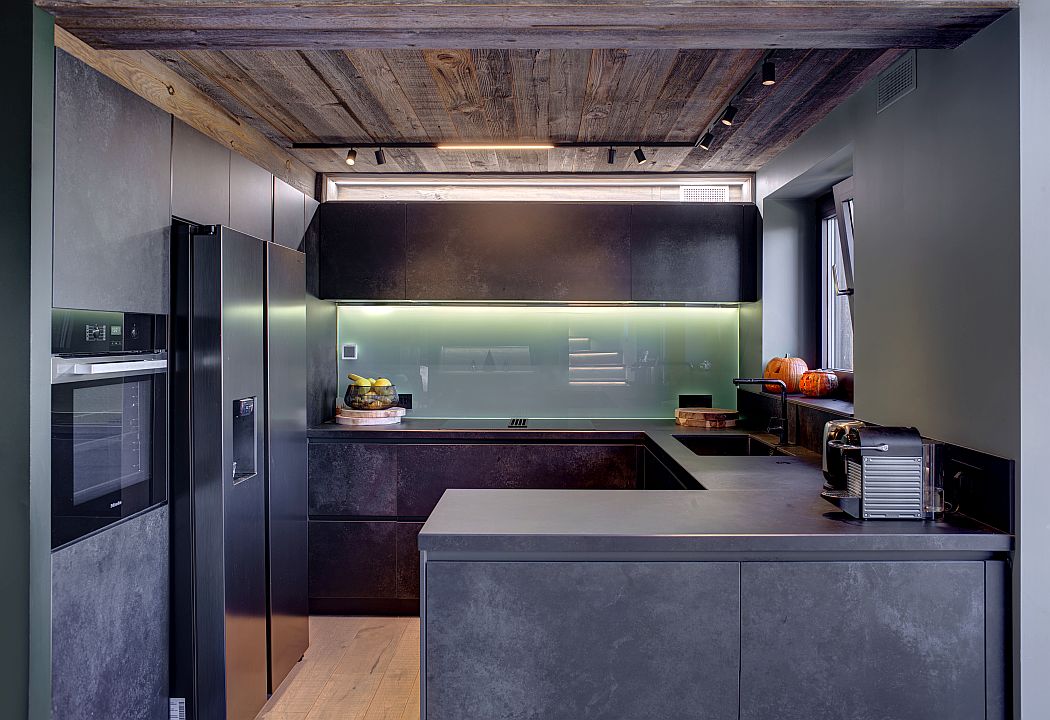 Andromeda / Moontain House by Building - 13