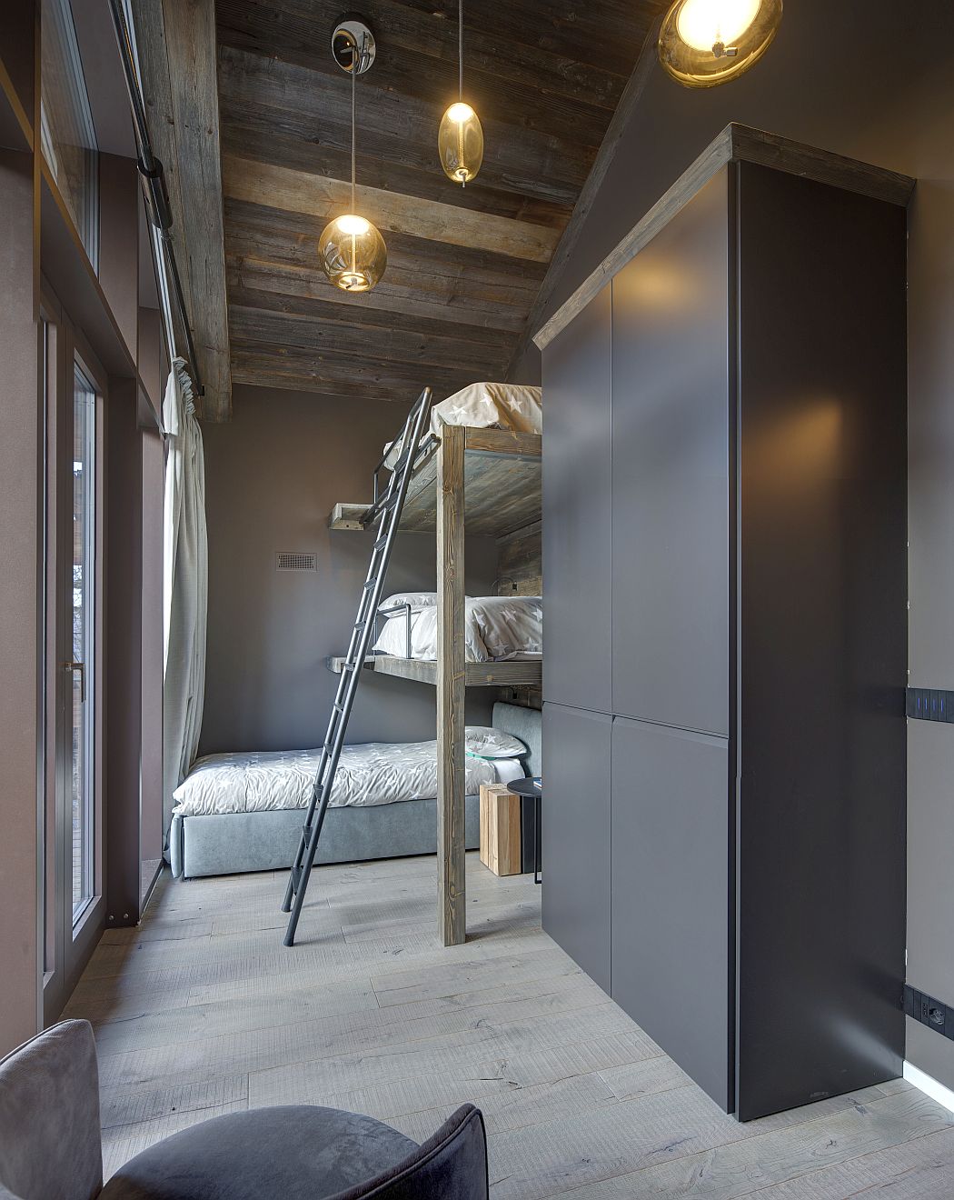 Andromeda / Moontain House by Building - 23