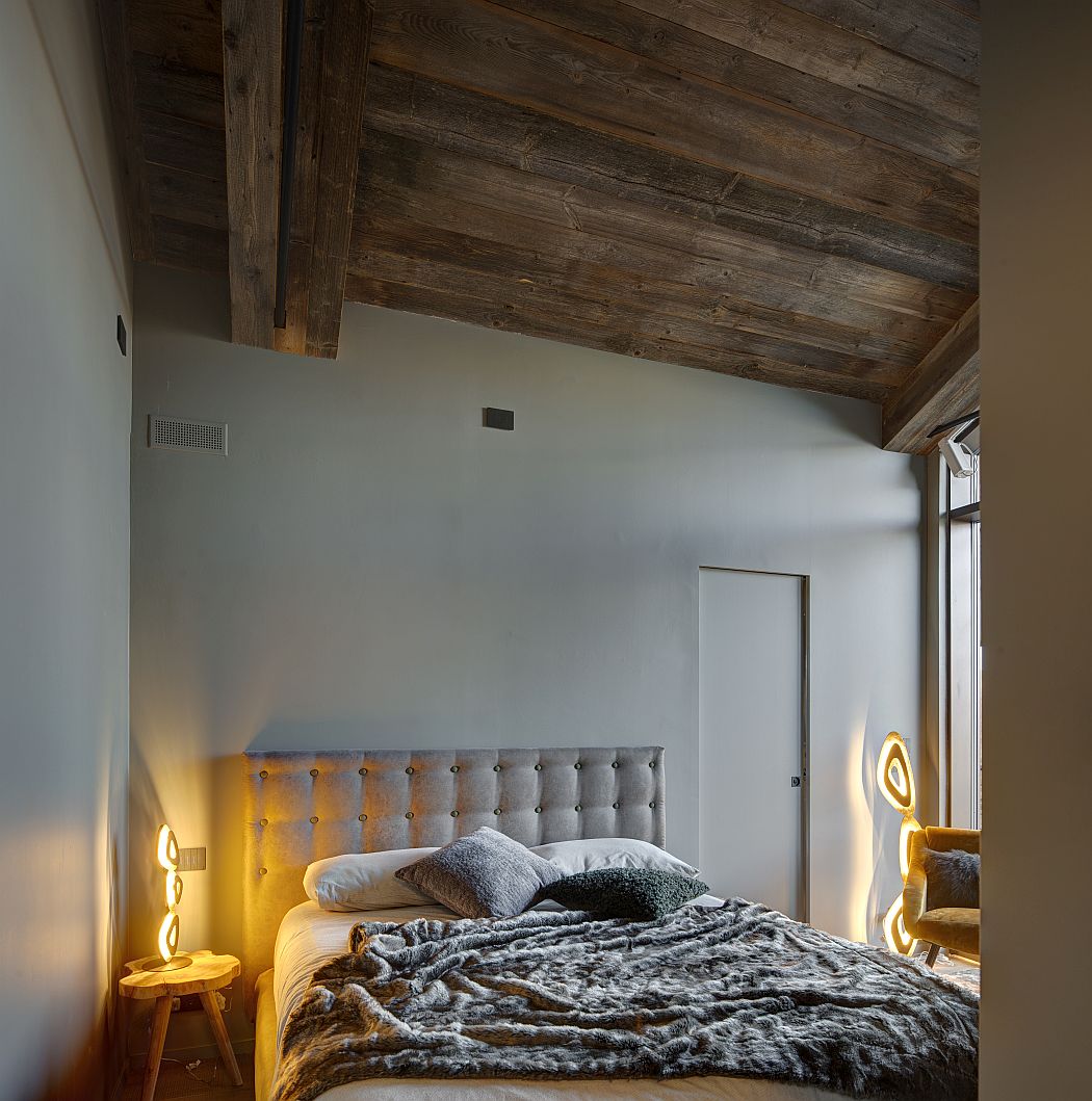 Andromeda / Moontain House by Building - 22