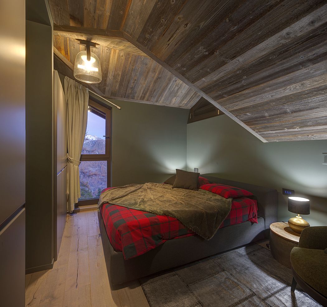 Andromeda / Moontain House by Building - 21