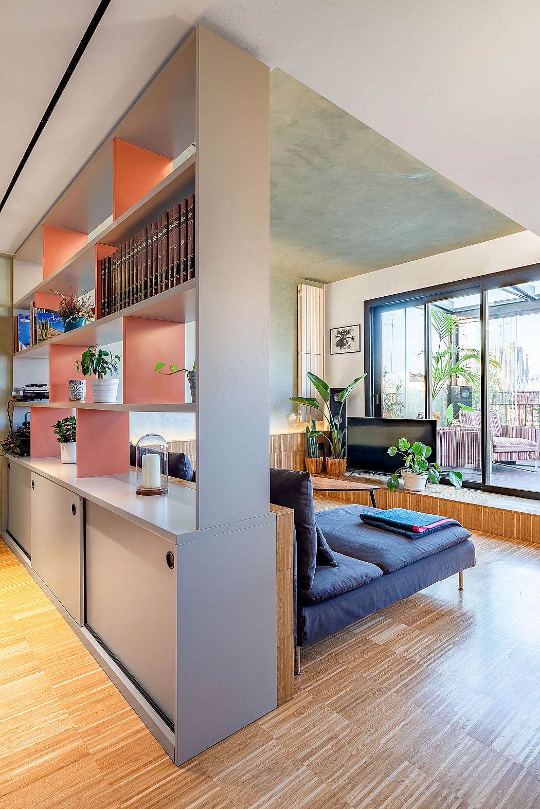 DT Penthouse Renovation by FFWD Arquitectes - 4