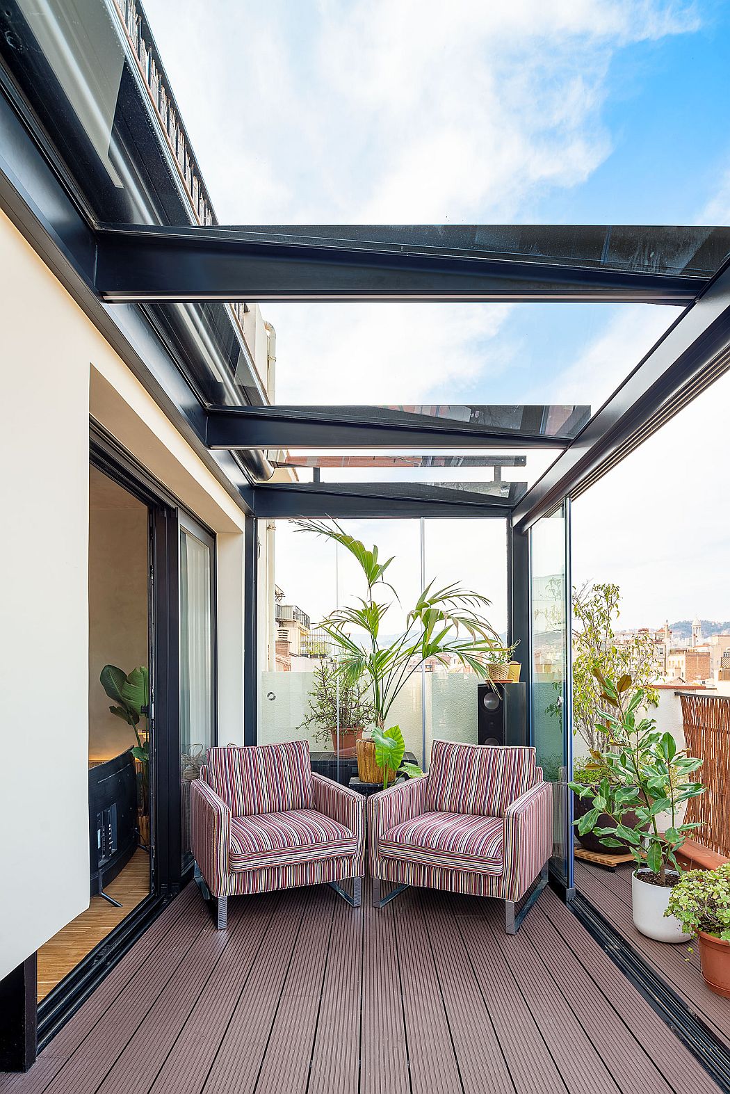 DT Penthouse Renovation by FFWD Arquitectes - 13