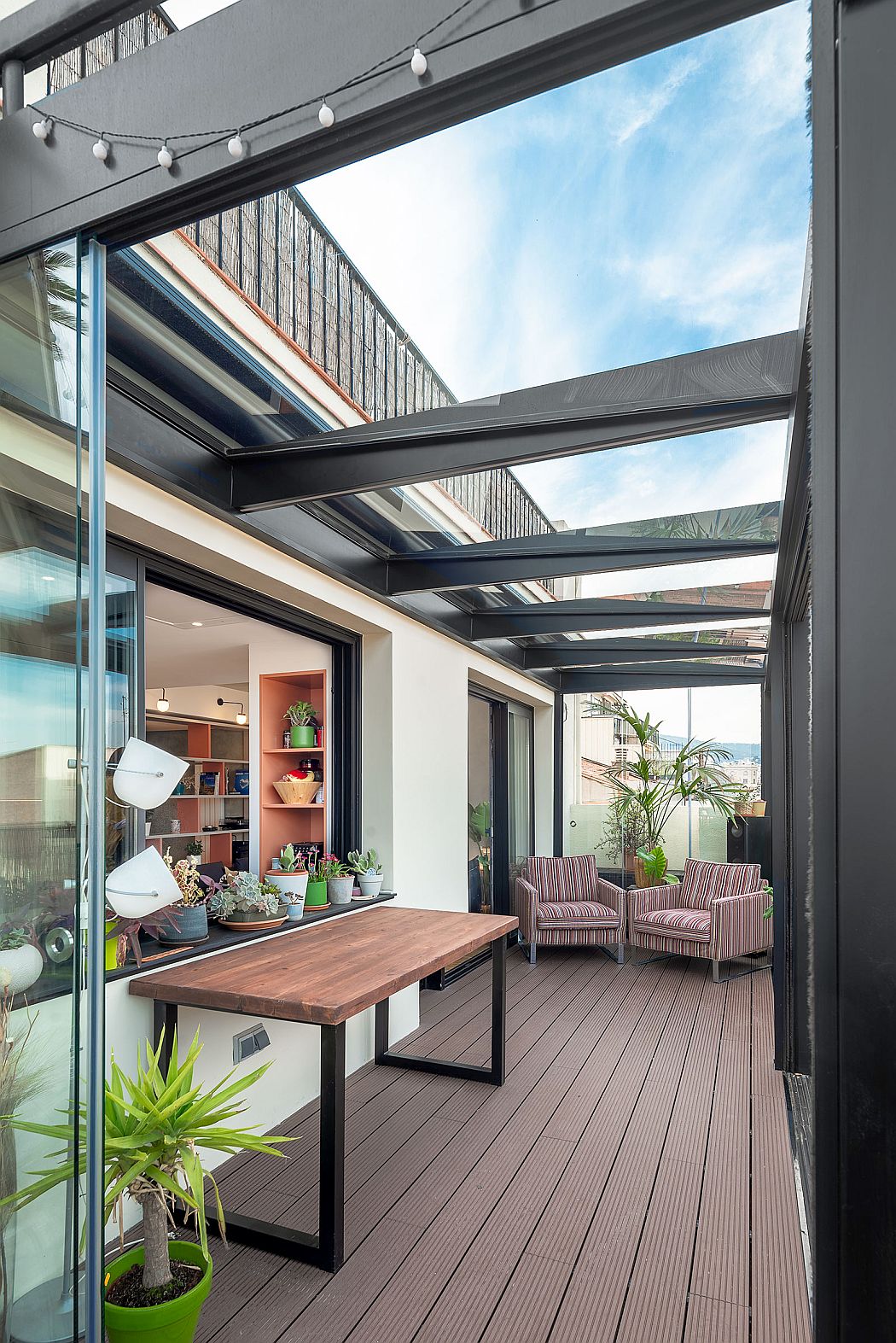 DT Penthouse Renovation by FFWD Arquitectes - 11