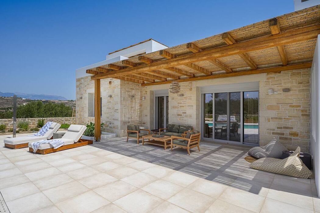 Villa Chelona by Arch2crete Architects - 2