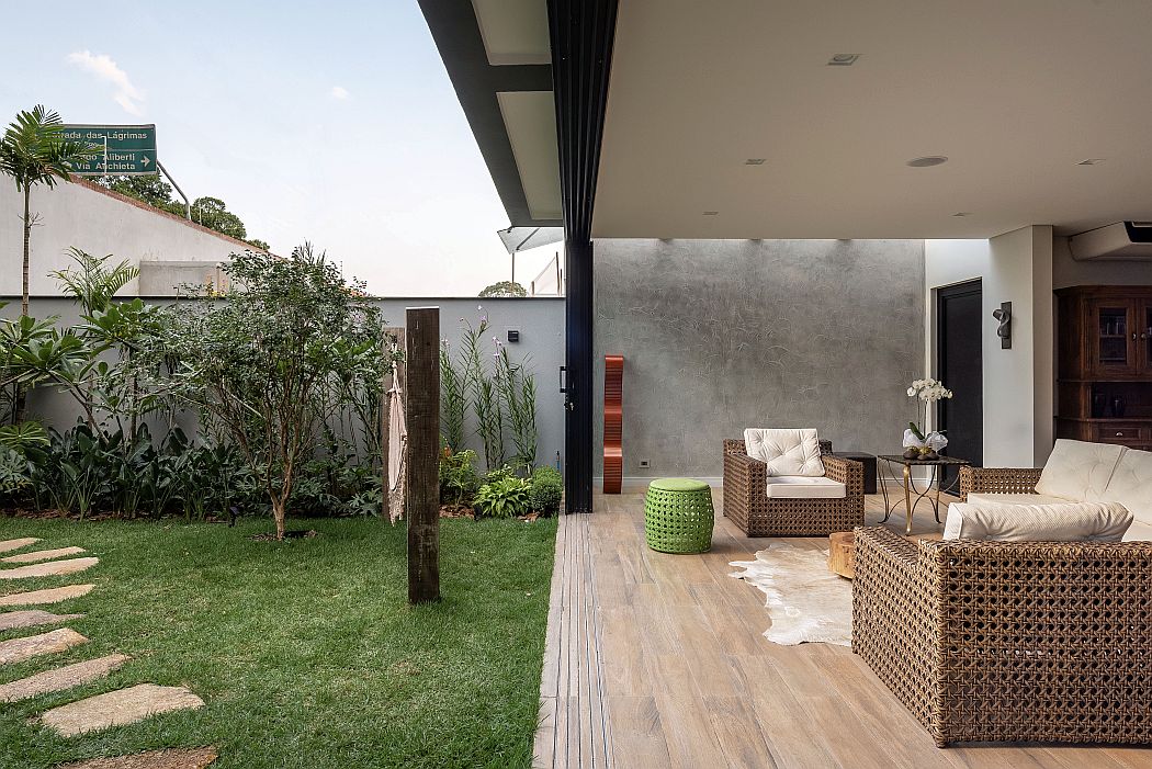 Two-Story House by PB Arquitetura - 14