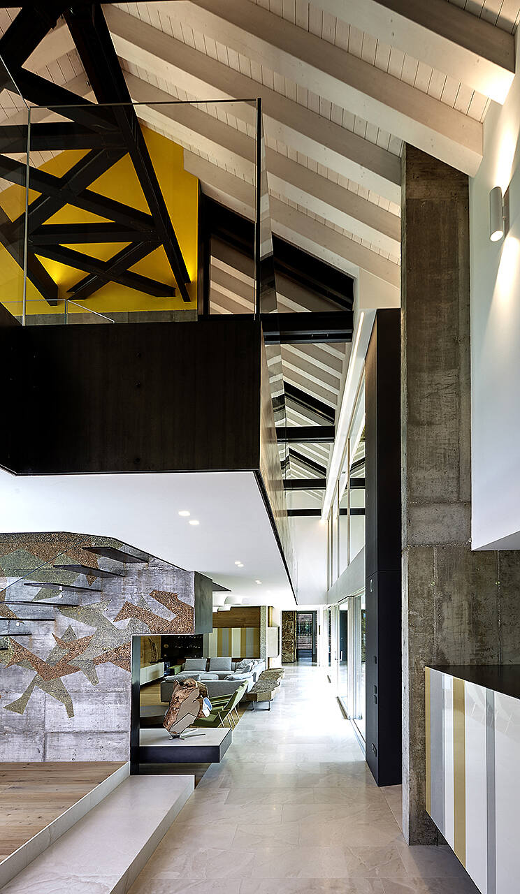 The Grey House by Giorgio Parise - 6