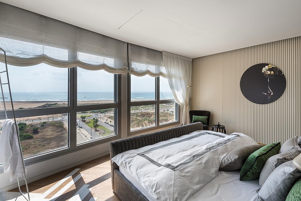 The Round Apartment by Tzvia Kazayoff - 8