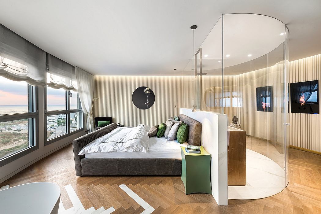 The Round Apartment by Tzvia Kazayoff - 11