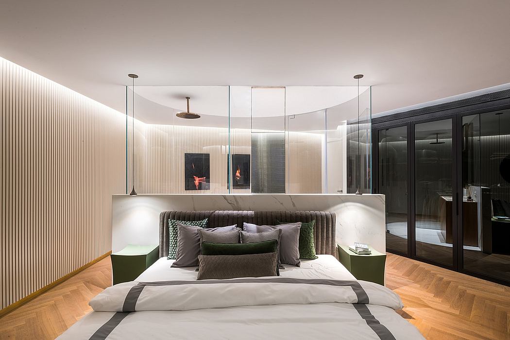 The Round Apartment by Tzvia Kazayoff - 12