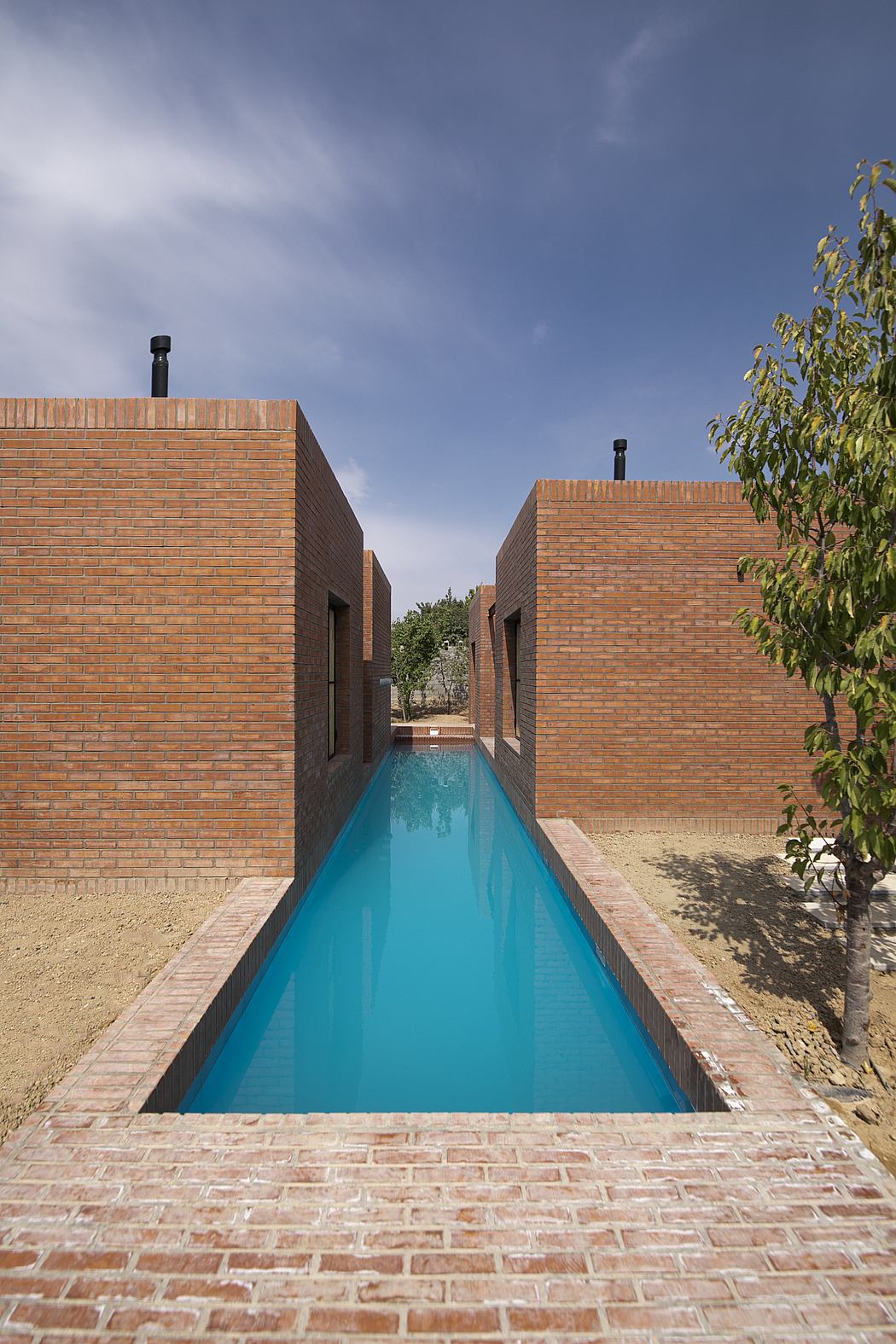 Mid-Ridge Villa by EZ Studio - 10