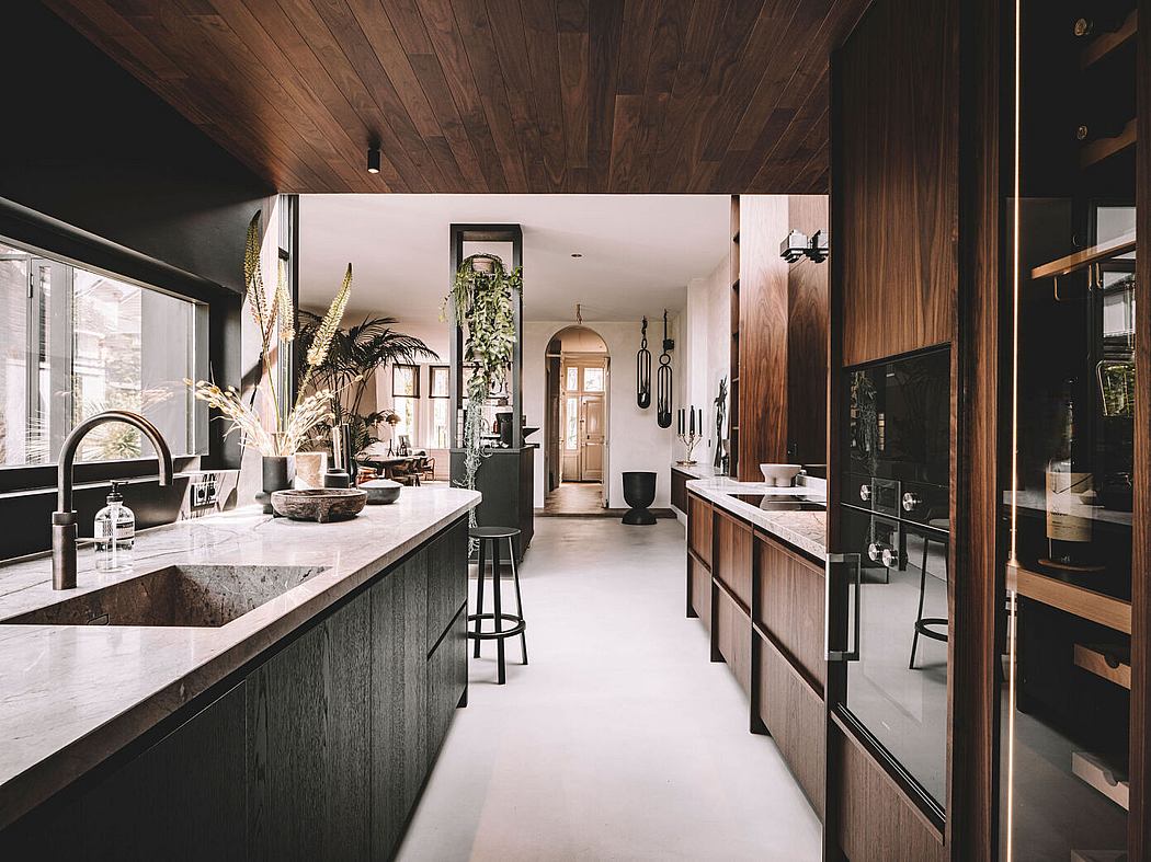 Spacious Town Villa by Jeroen de Nijs - 3