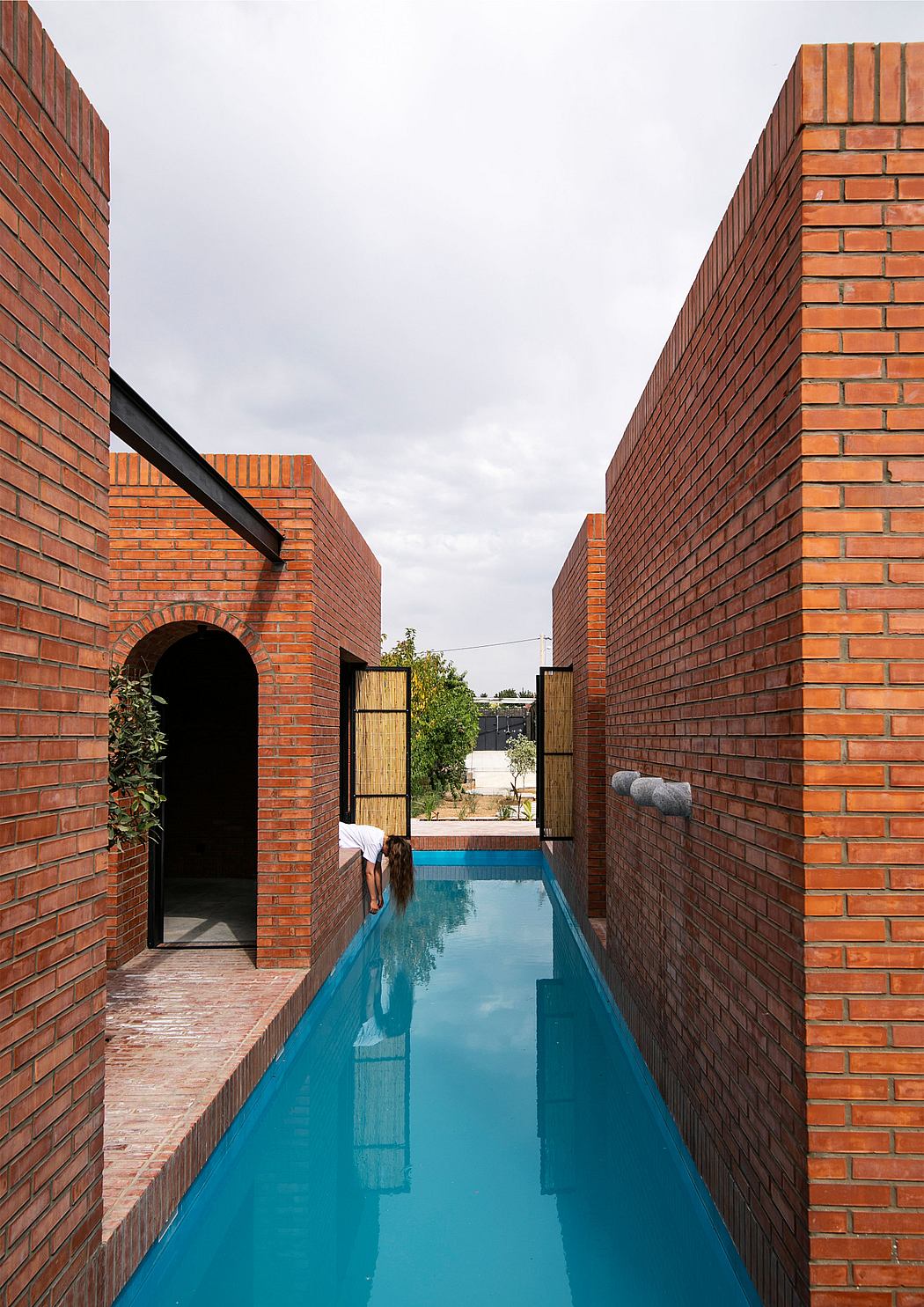 Mid-Ridge Villa by EZ Studio - 9