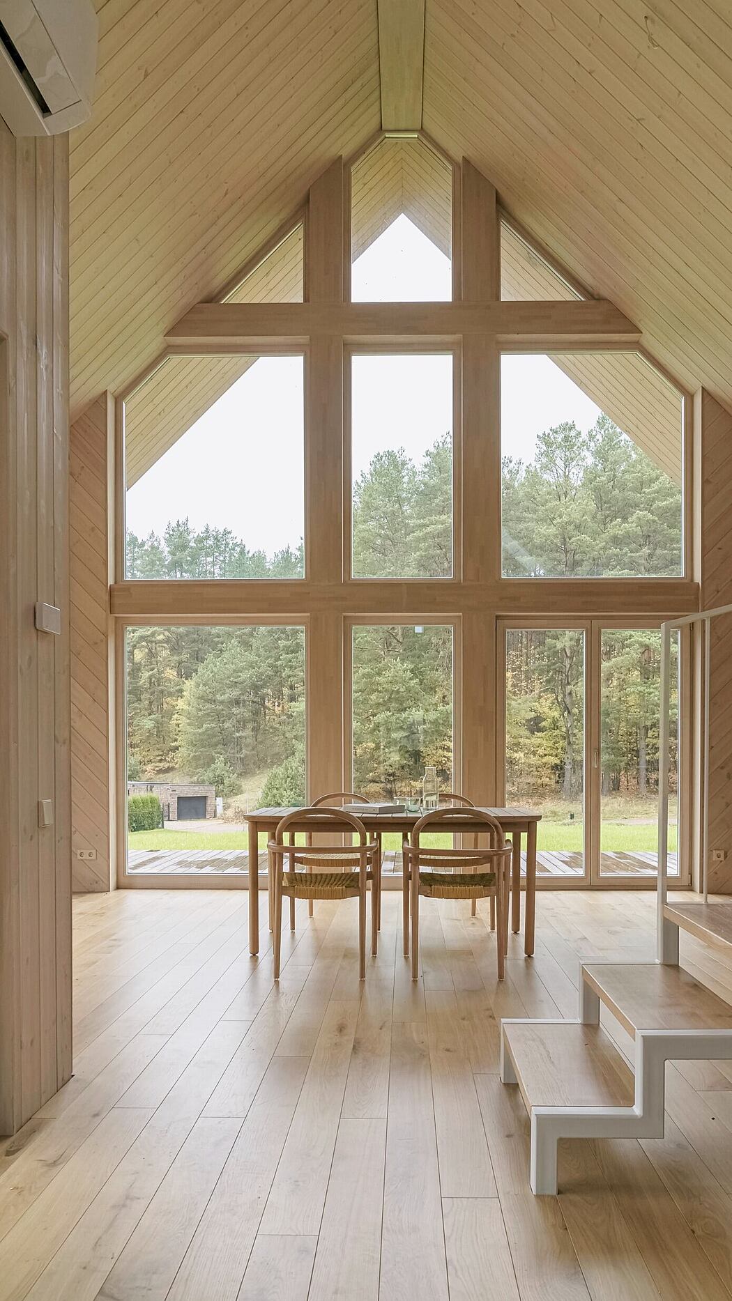 Sun Path House by LUNAARCH - 2