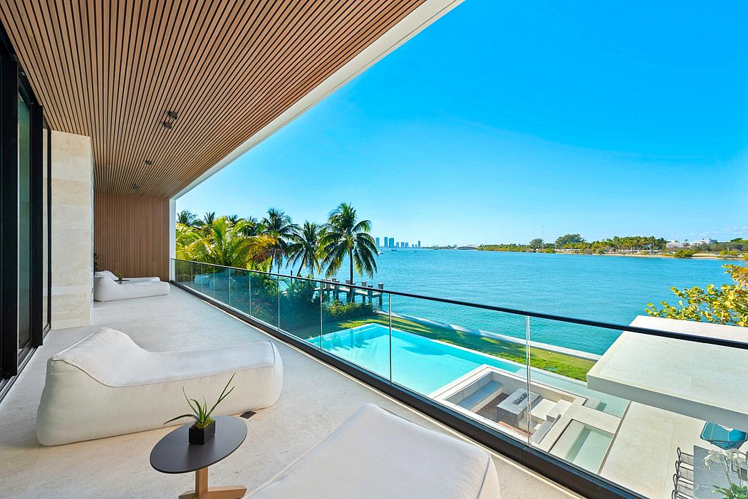 North Bay Road Residence by Choeff Levy Fischman - 7