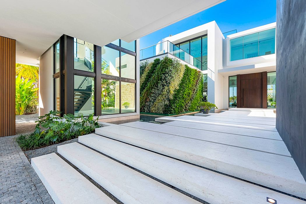 North Bay Road Residence by Choeff Levy Fischman - 8