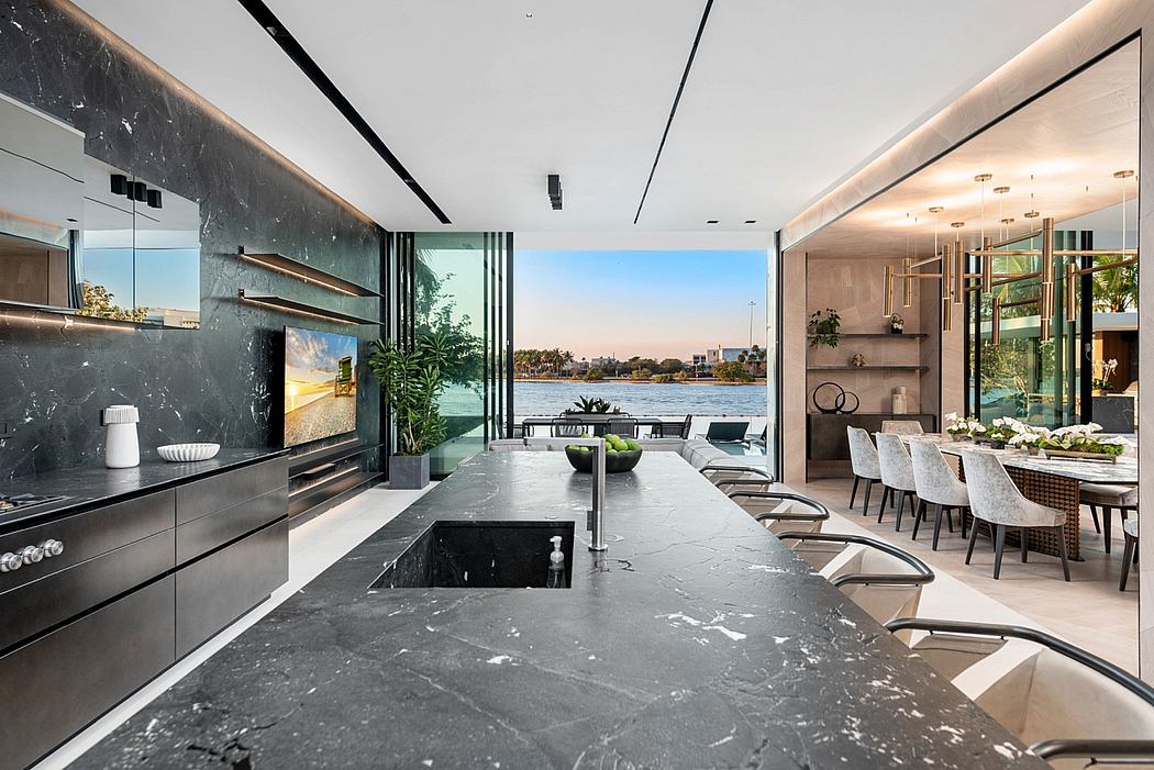 North Bay Road Residence by Choeff Levy Fischman - 3