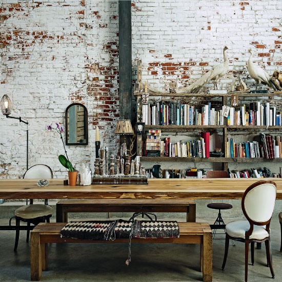 Apartment with grunge walls