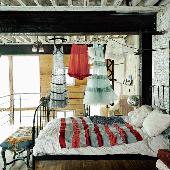 Small Apartment Grunge: A Guide to Creating a Stylish and Edgy Living Space