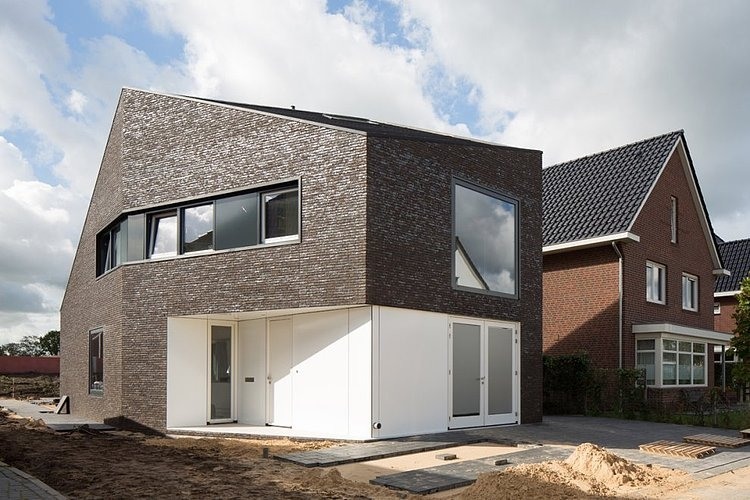 Van Leeuwen House by JagerJanssen Architecten
