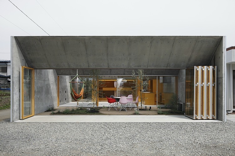 Outside In by Takeshi Hosaka Architects