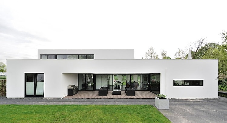 Bemmel Residence by Maxim Winkelaar and Bob Ronday