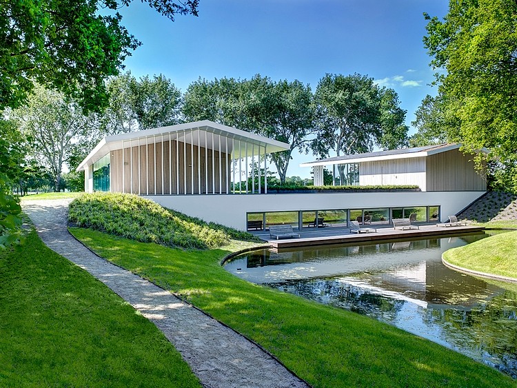 House L by Grosfeld van der Velde Architecten
