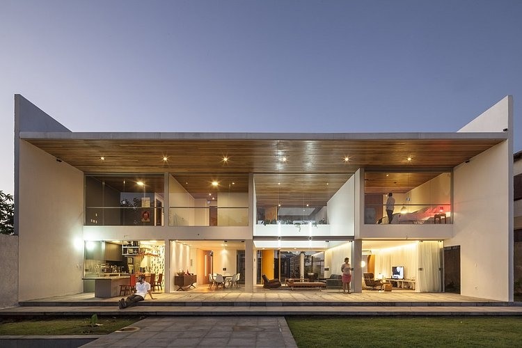 Linhares Dias House by DOMO Arquitetos