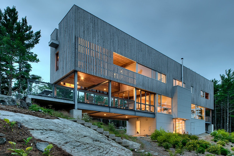 Bridge House by MacKay-Lyons Sweetapple Architects