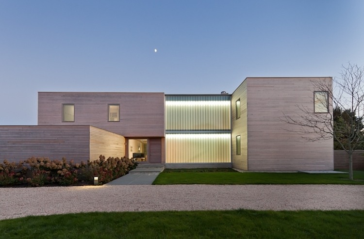 Bridgehampton Residence by Gluckman Mayner Architects