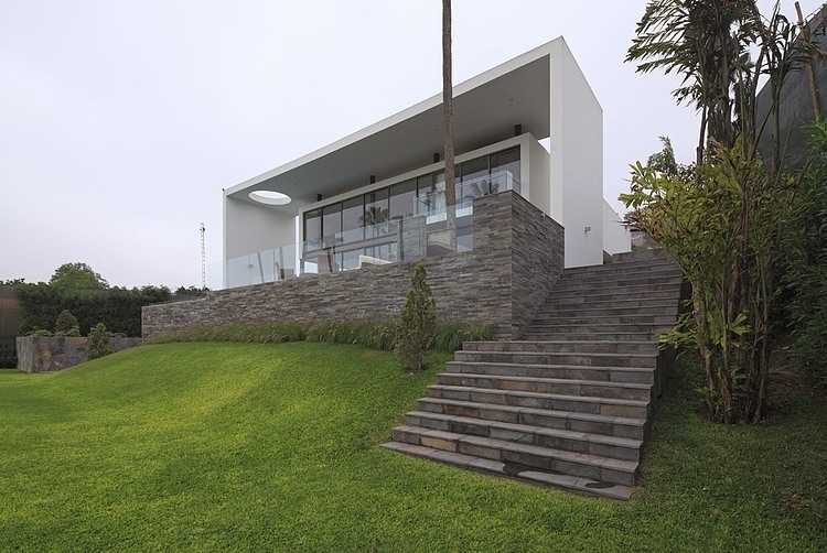 House on the Hill by Metropolis Peru