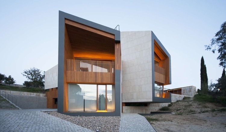 Monteprincipe House by Camacho Macia Architects