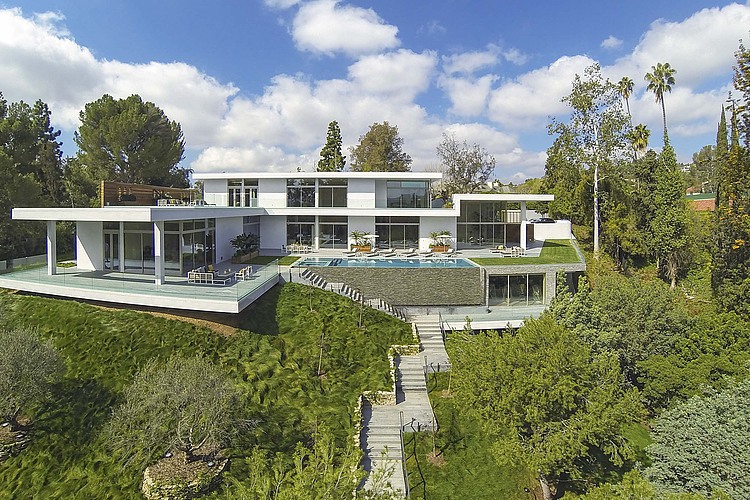 Holmby Hills Residence by Quinn Architects