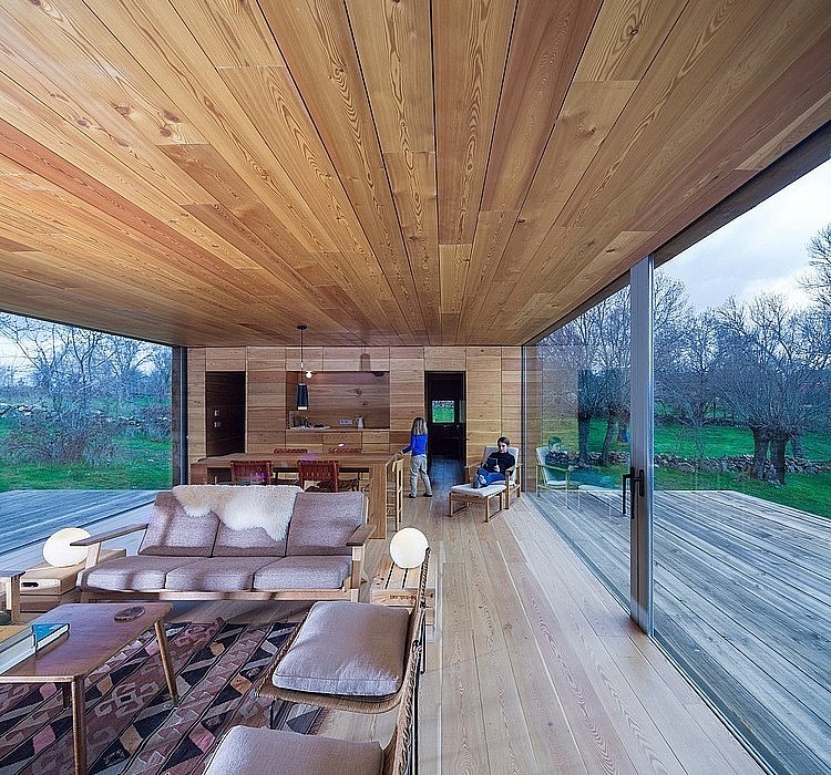 Four Seasons House by ch+qs