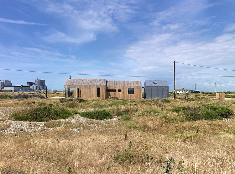 Pobble House by Guy Hollaway Architects