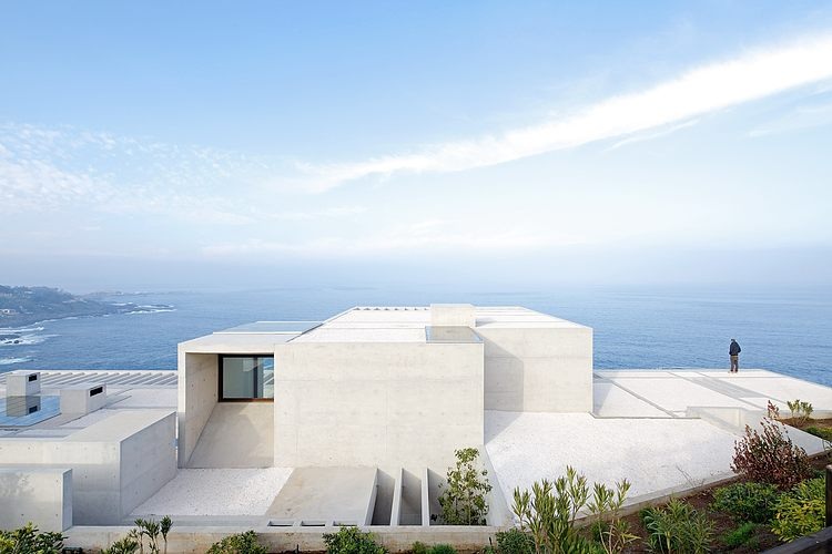 Mo House by Gonzalo Mardones