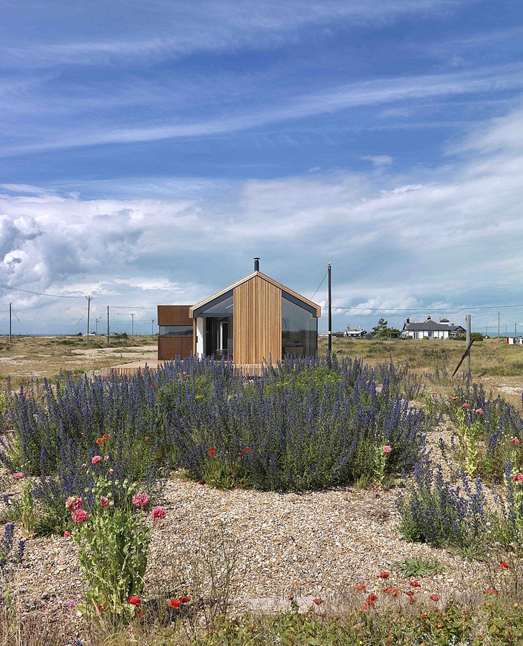 Pobble House by Guy Hollaway Architects