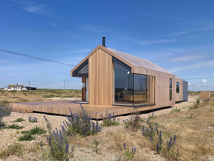 Pobble House by Guy Hollaway Architects