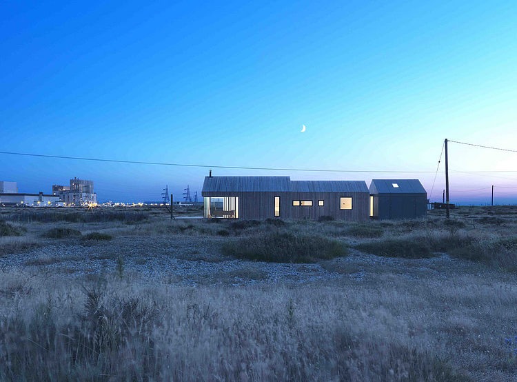 Pobble House by Guy Hollaway Architects