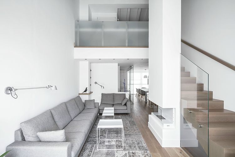 Penthouse in Valencia by Hernández Arquitectos
