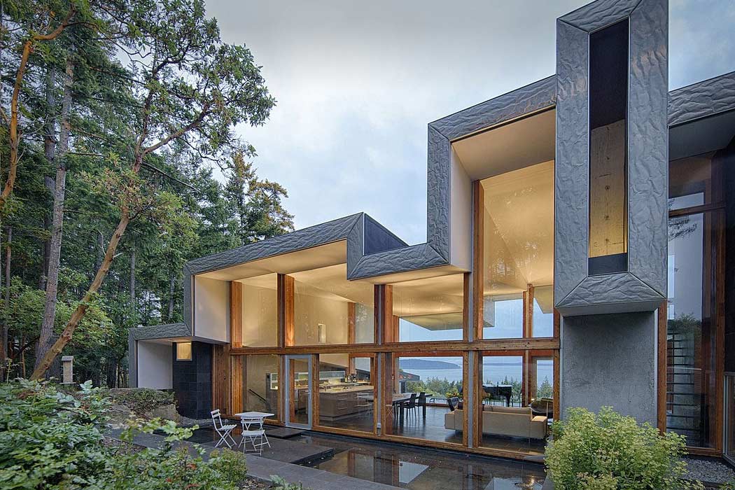 Ridge House by Marko Simcic and Brian Broster