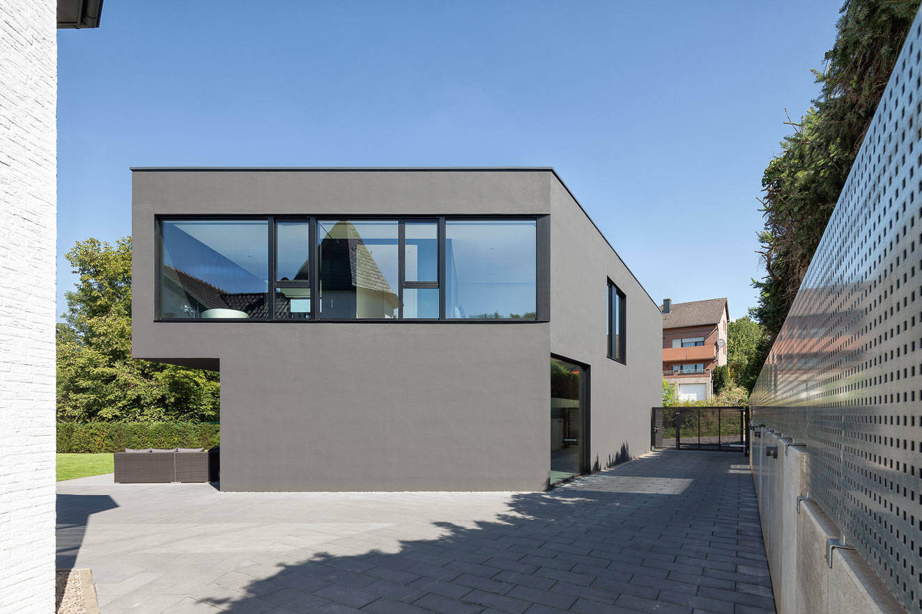 H House by ZHAC