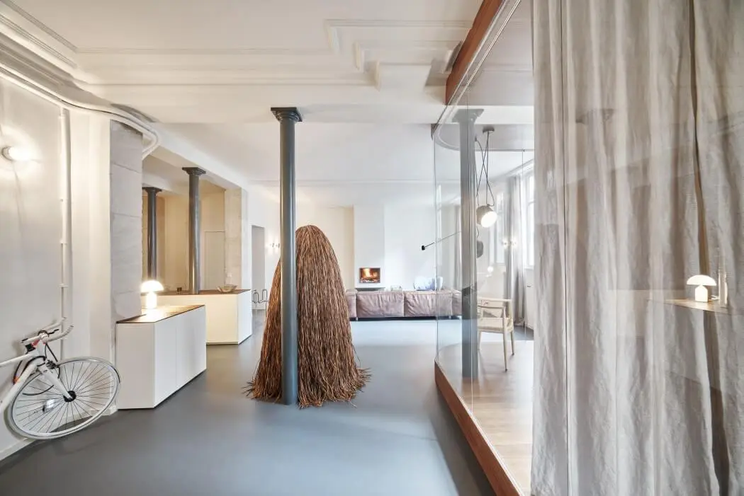 005-glass-walnut-loft-cut-architectures-1050x701.webp