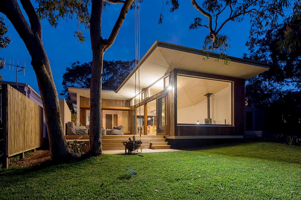 Blueys Beach House by Bourne Blue Architecture