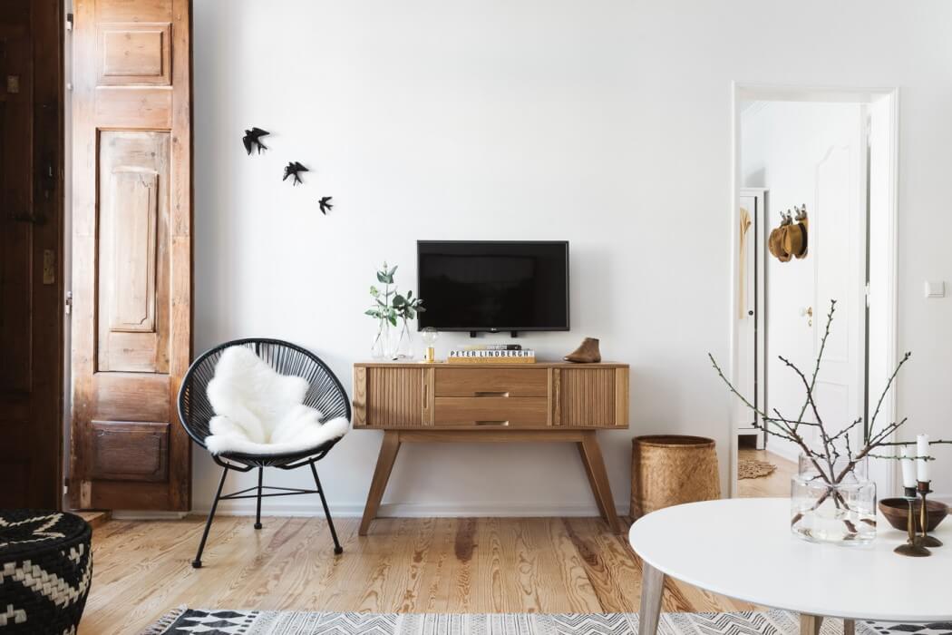 Apartment in S. Bento by Margarida Matias